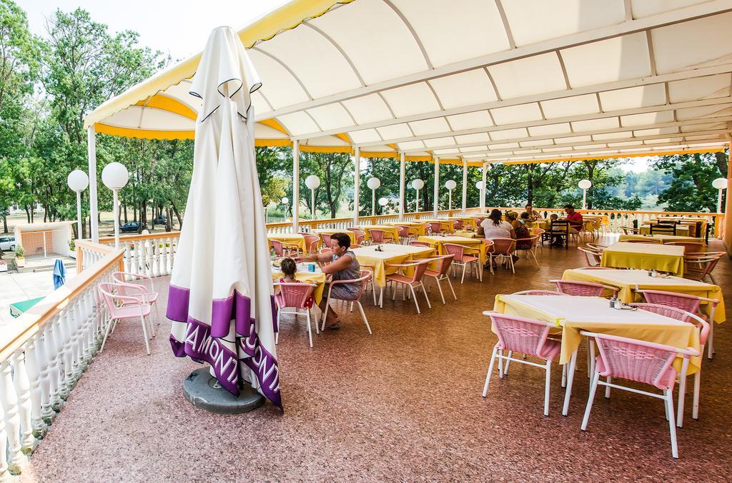Htp Velika Plaza Ulcinj Hotel Phòng bức ảnh