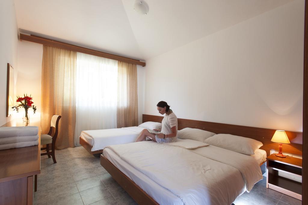 Htp Velika Plaza Ulcinj Hotel Phòng bức ảnh