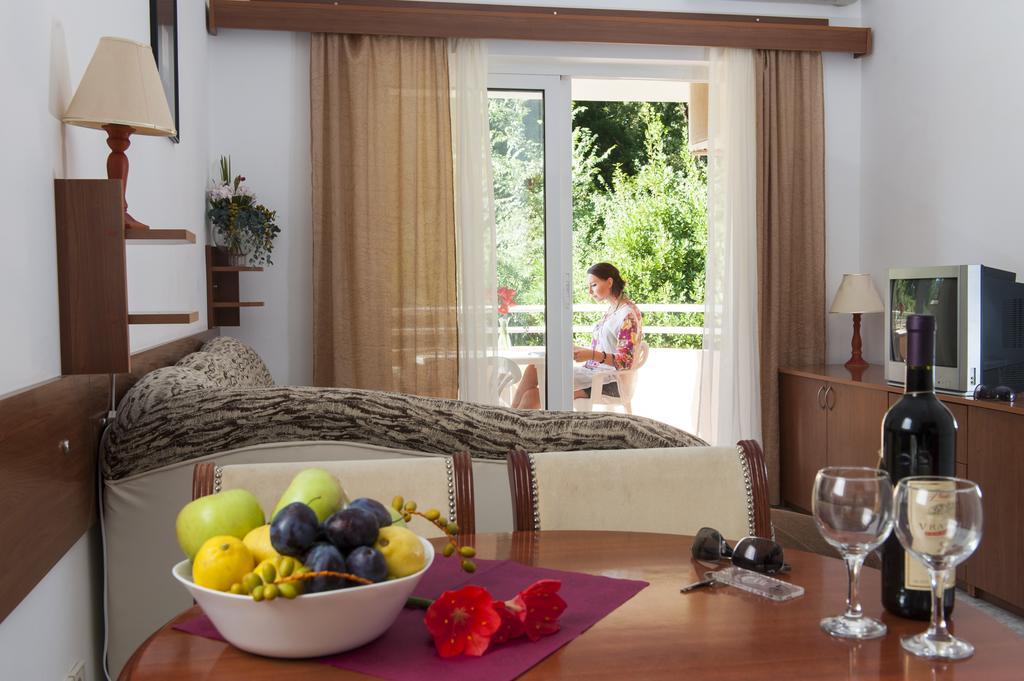 Htp Velika Plaza Ulcinj Hotel Phòng bức ảnh