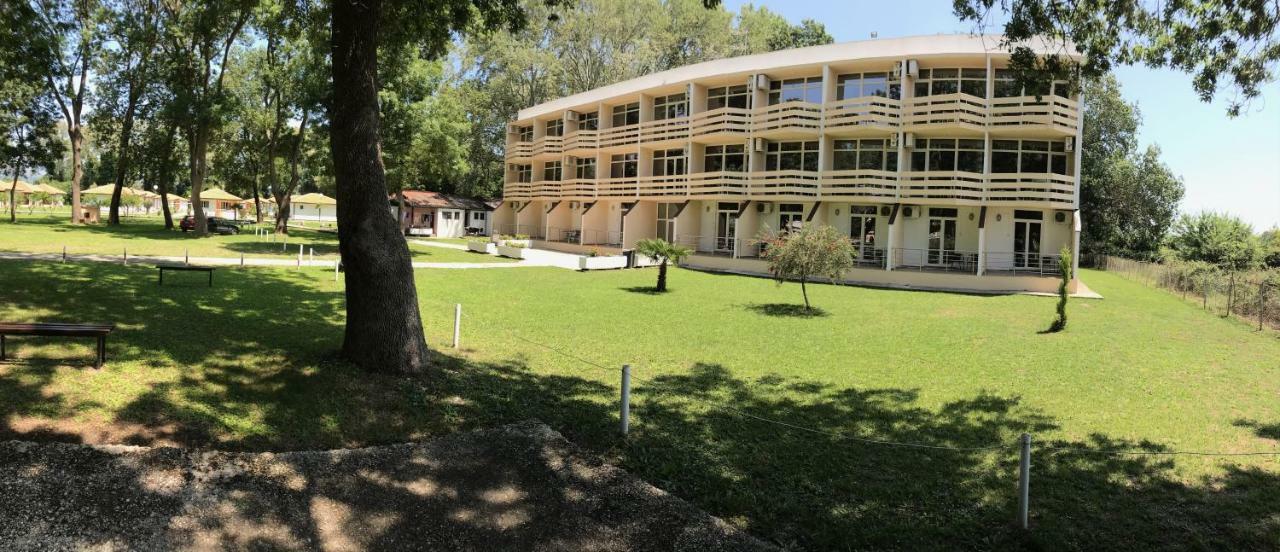 Htp Velika Plaza Ulcinj Hotel Ngoại thất bức ảnh